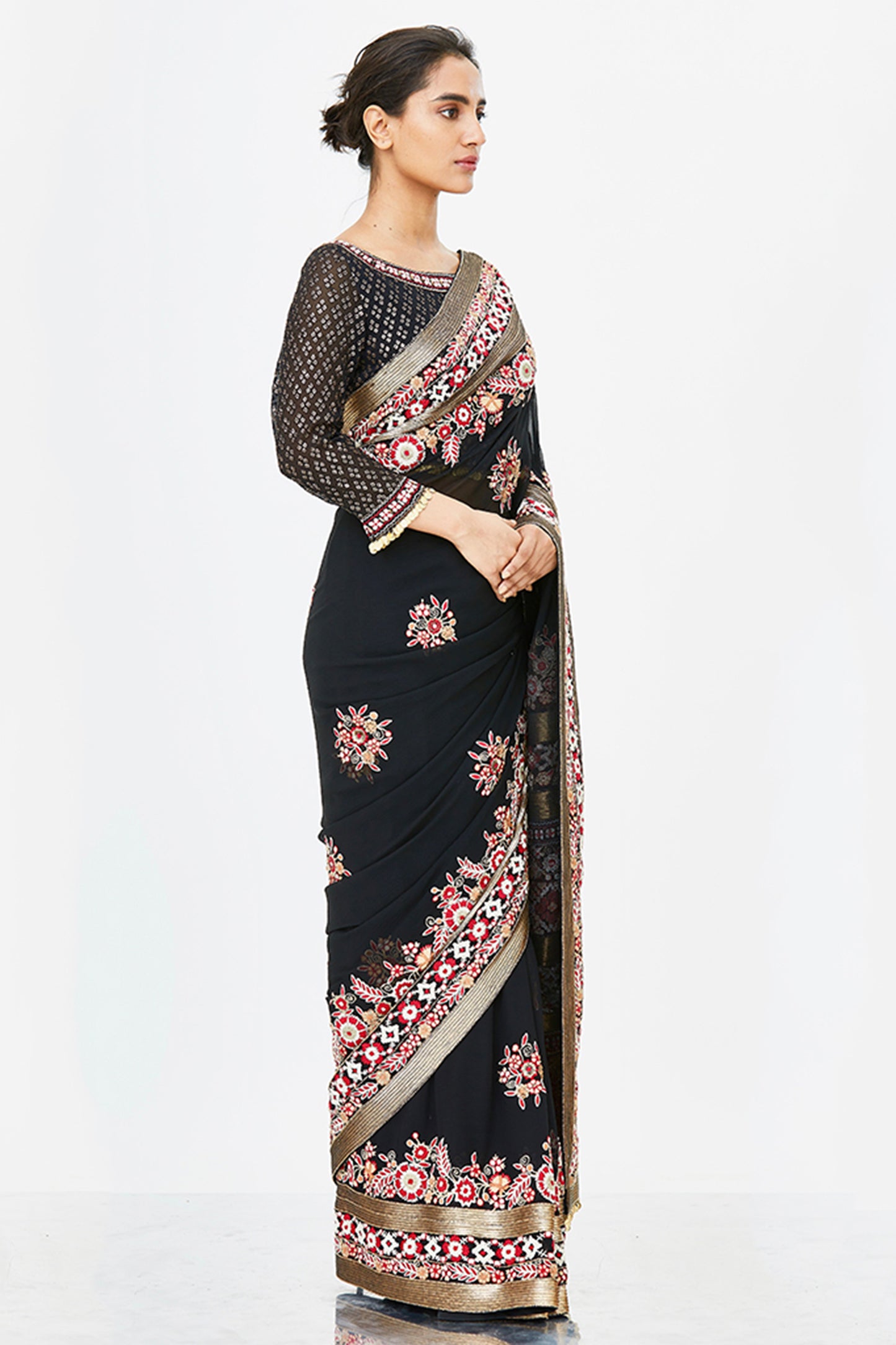 Sari Set in Tribal Thread Embroidery