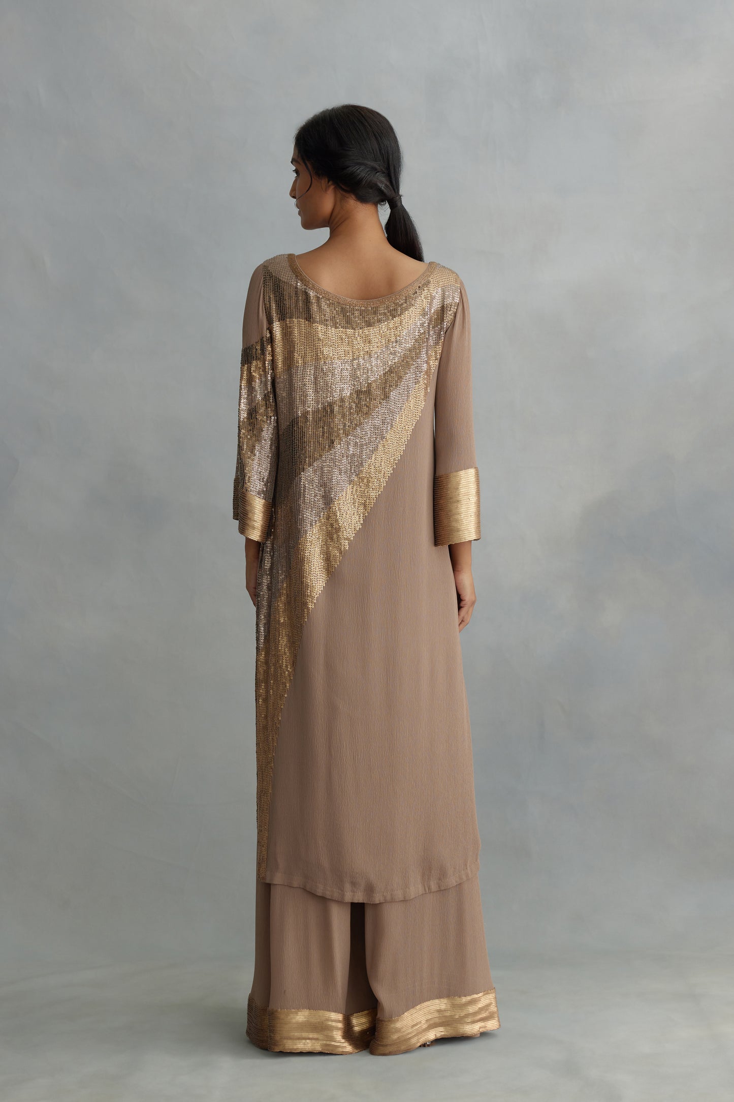 Kurta Set in Wave Design in Sequin Embroidery