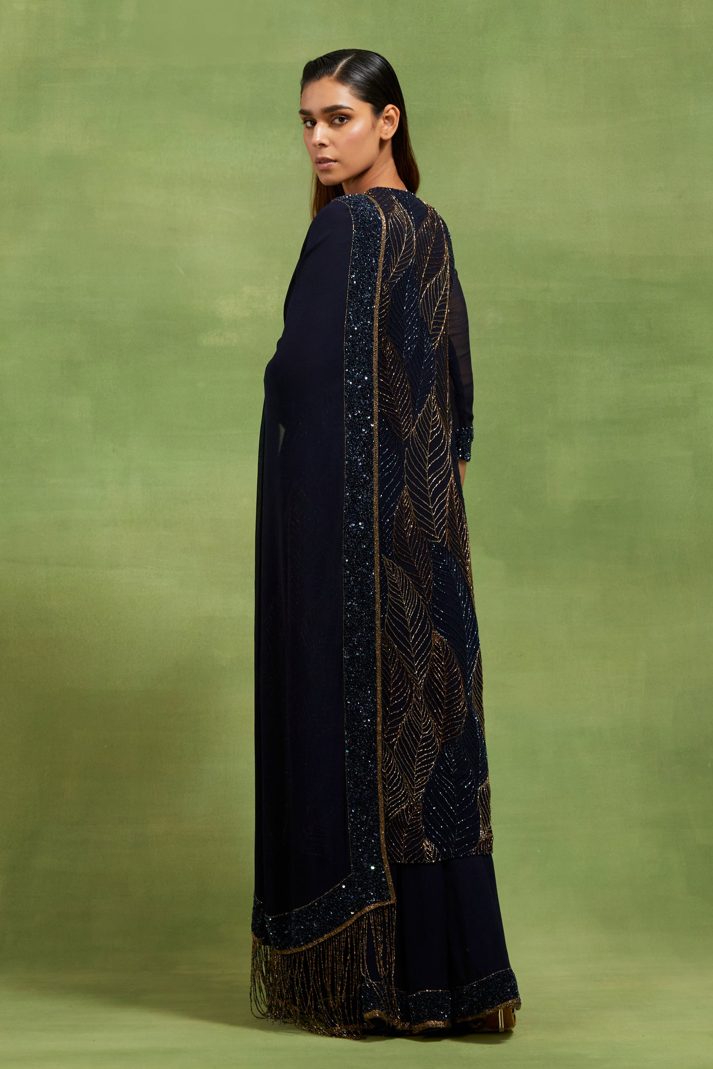 Kurta Set In Cutdana Leaf Embroidery