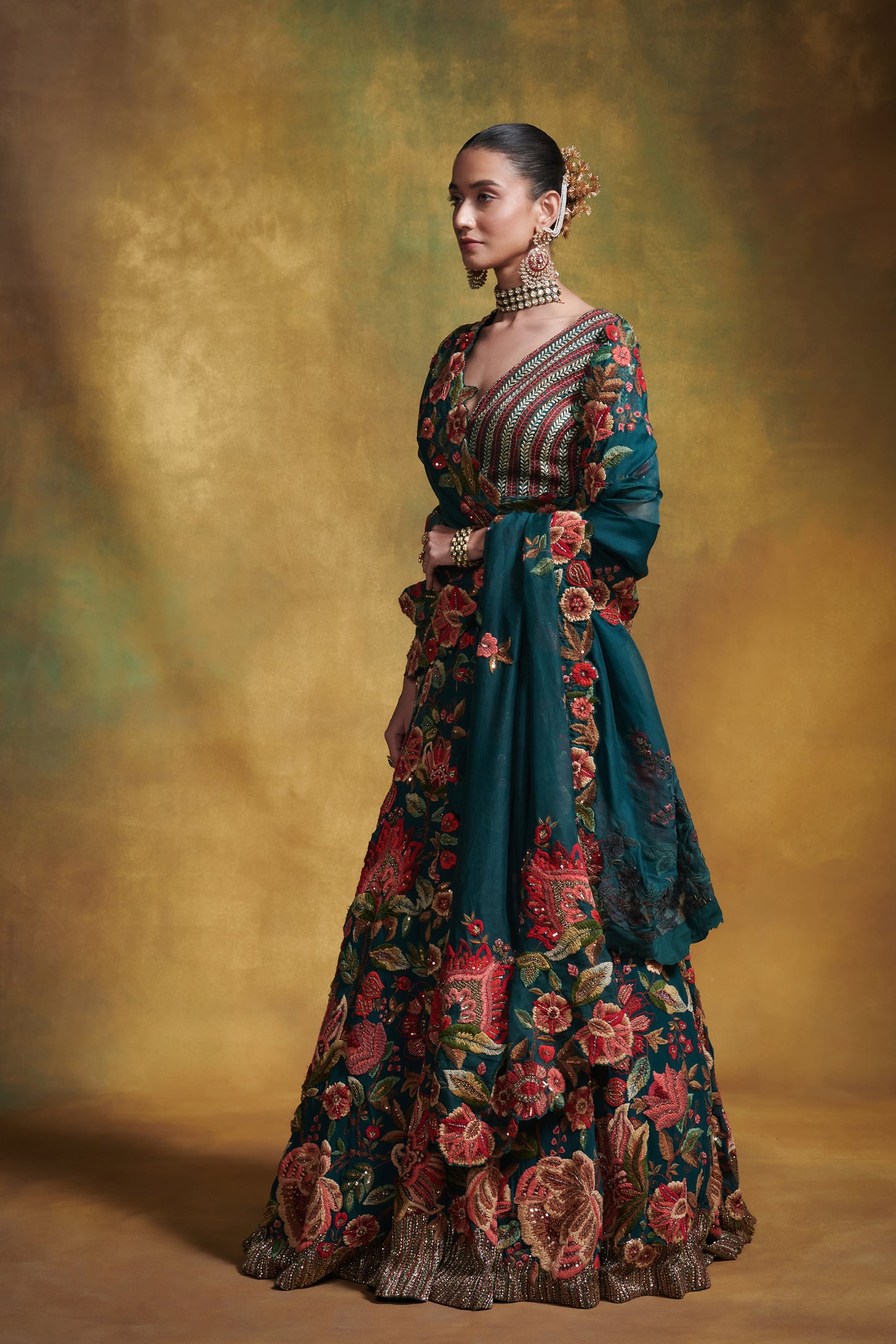 Lehenga Blouse Dupatta in Big Flower motifs thread embroidery