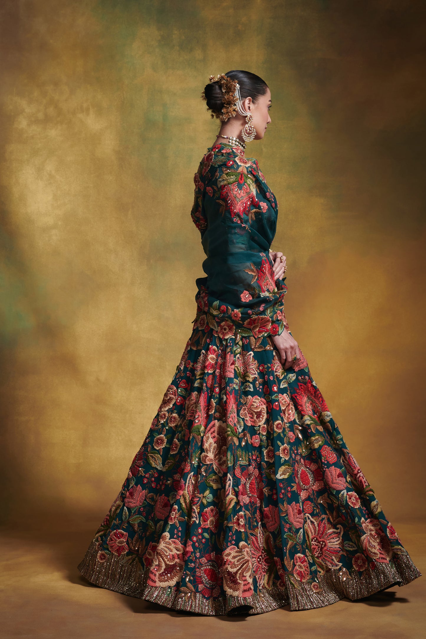 Lehenga Blouse Dupatta in Big Flower motifs thread embroidery