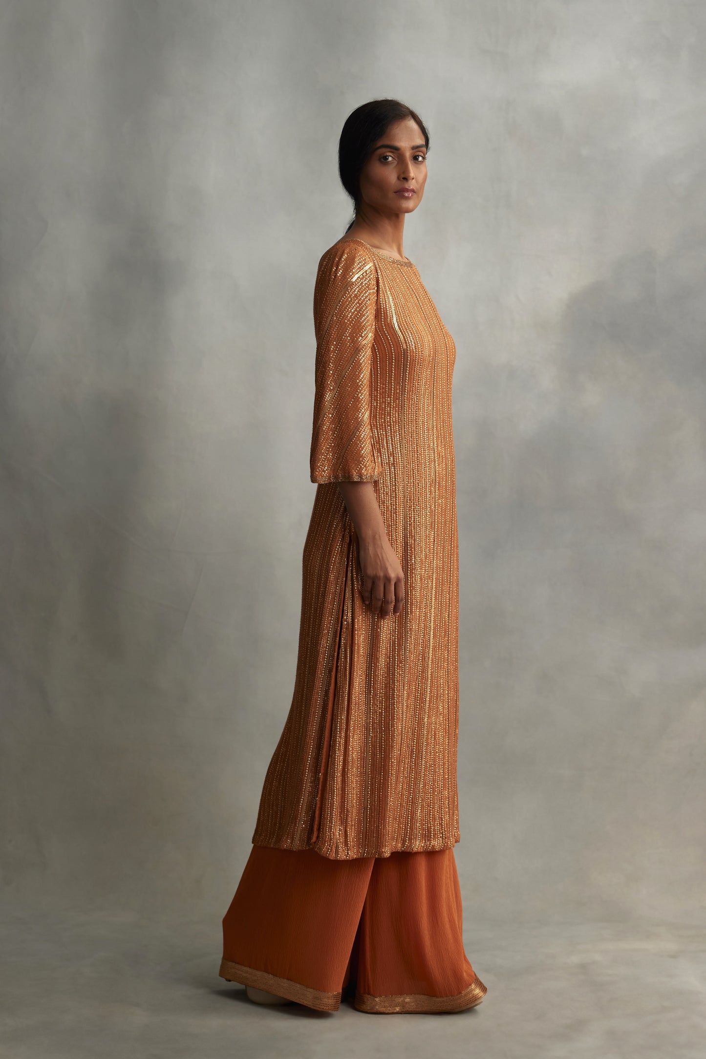 Kurta Set in Diagonal Dot Sequin Embroidery