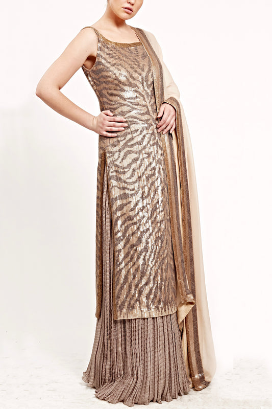 Kurta Set with Metallic Sequins Embroidery