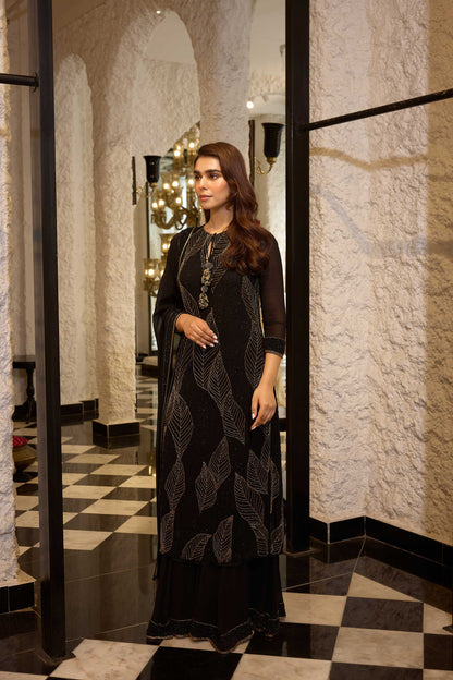 Kurta Set In Intricate Cutdana & Sequin Embroidery