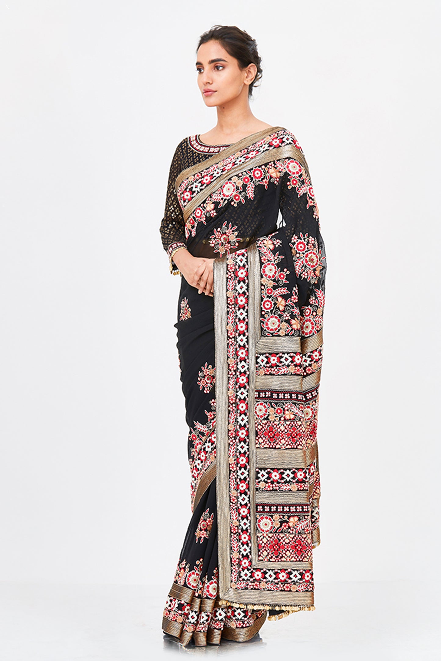 Sari Set in  Tribal Thread Embroidery