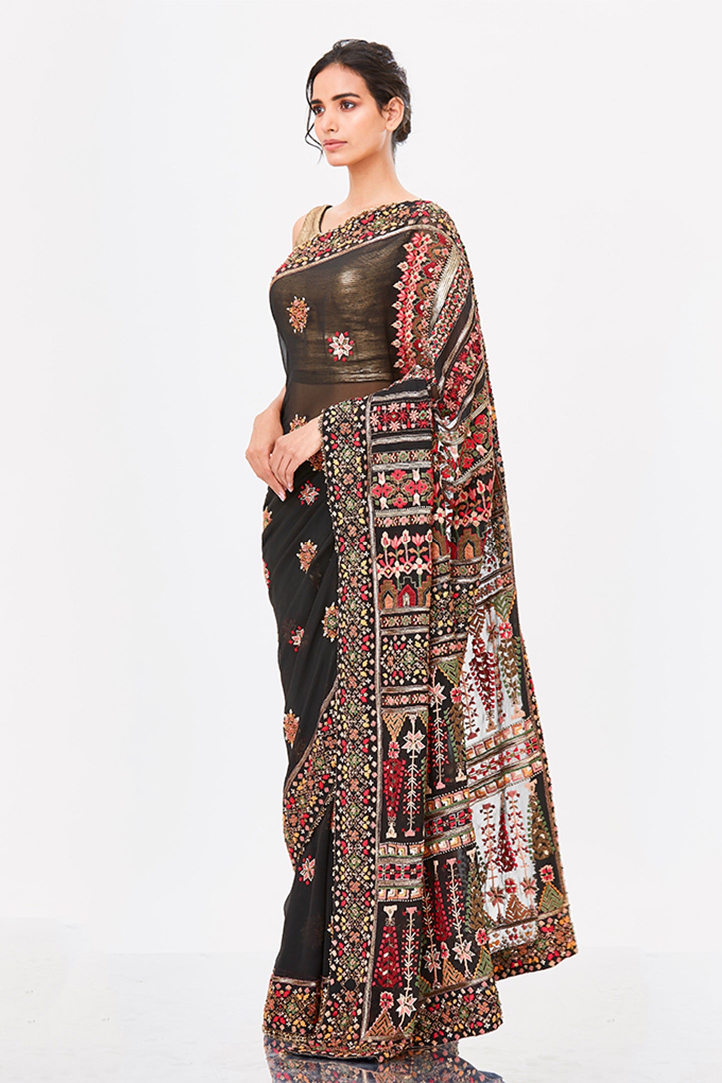 Sari Set with Tribal Thread embroidery.