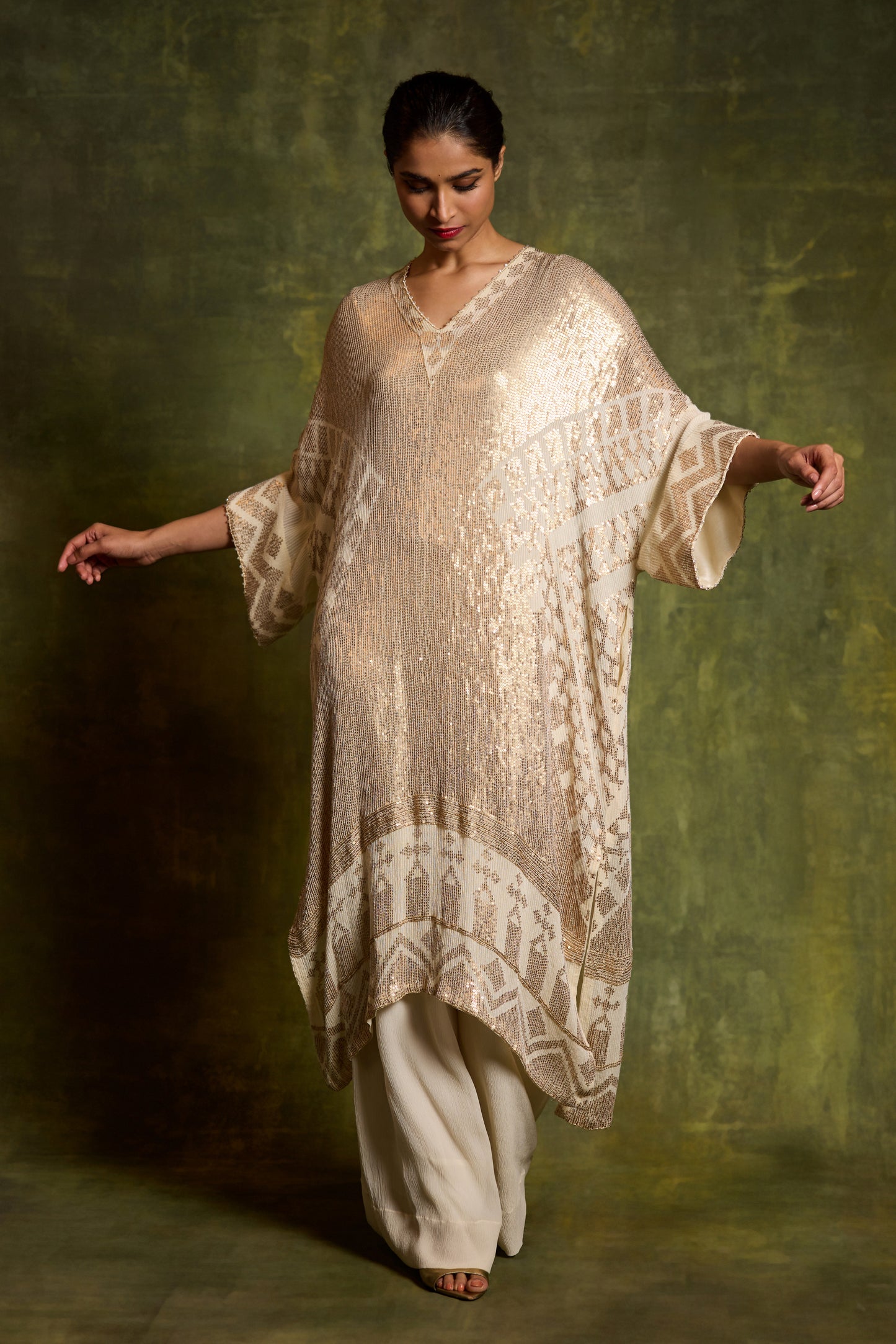 Kaftan Set in Small Sequin Embroidery