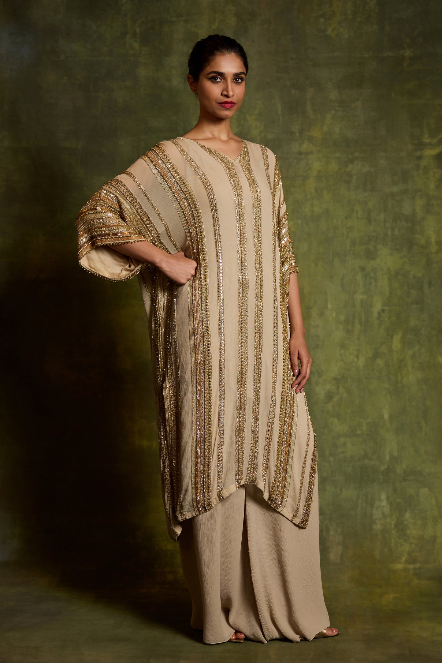 Kaftan Set in Sequin Loat Embroidery