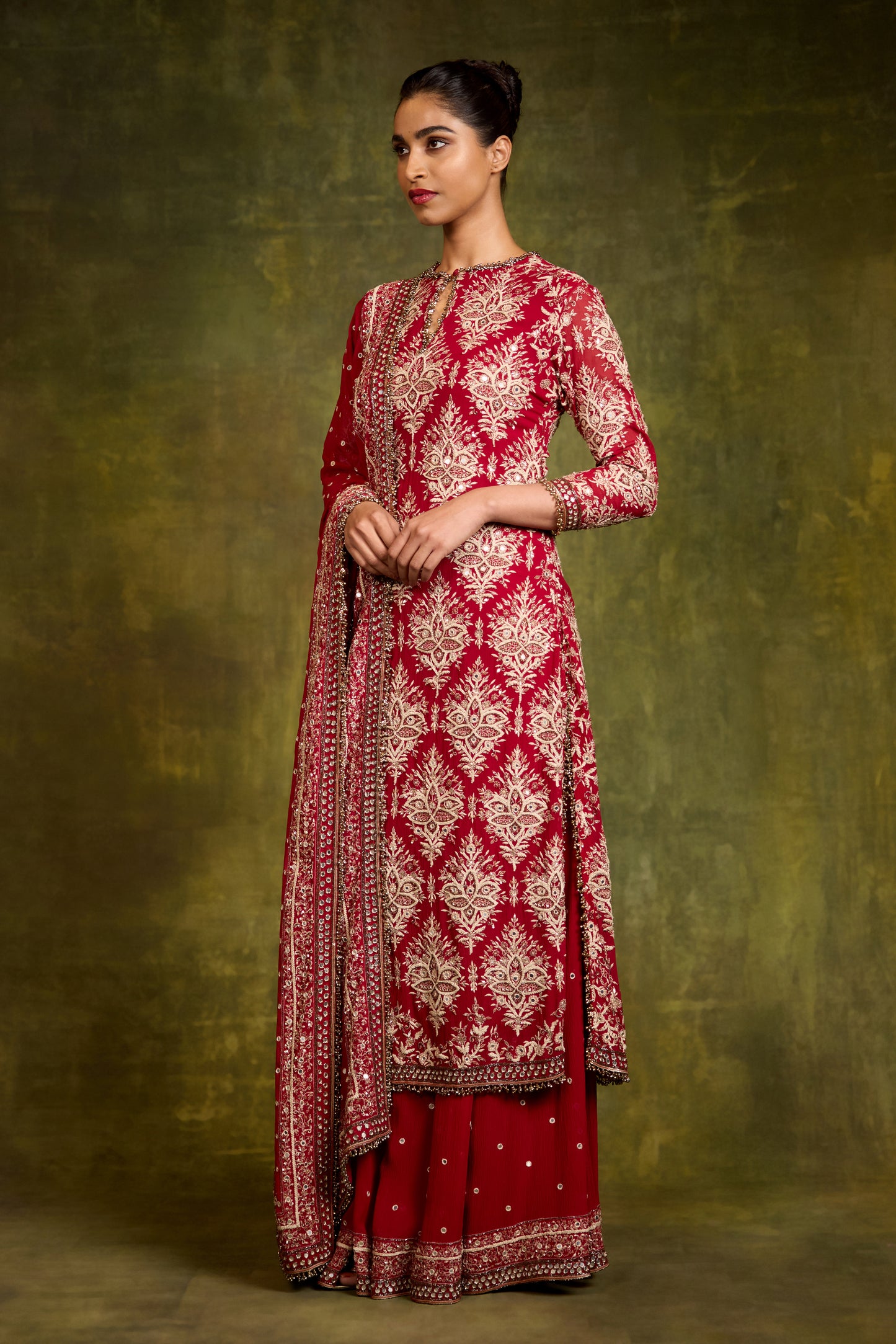 Kurta Set in Mirror & Thread Embroidery