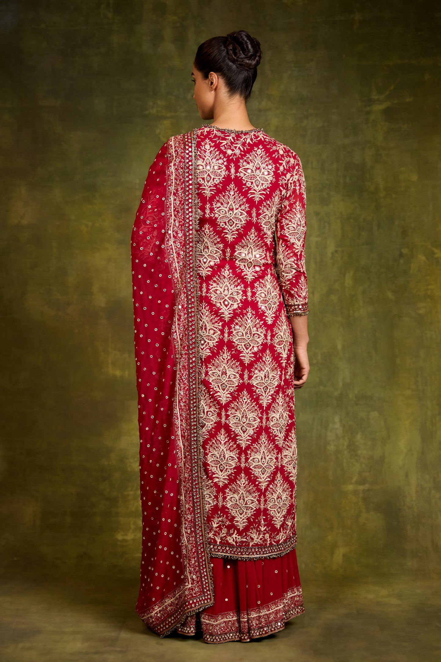 Kurta Set in Mirror & Thread Embroidery