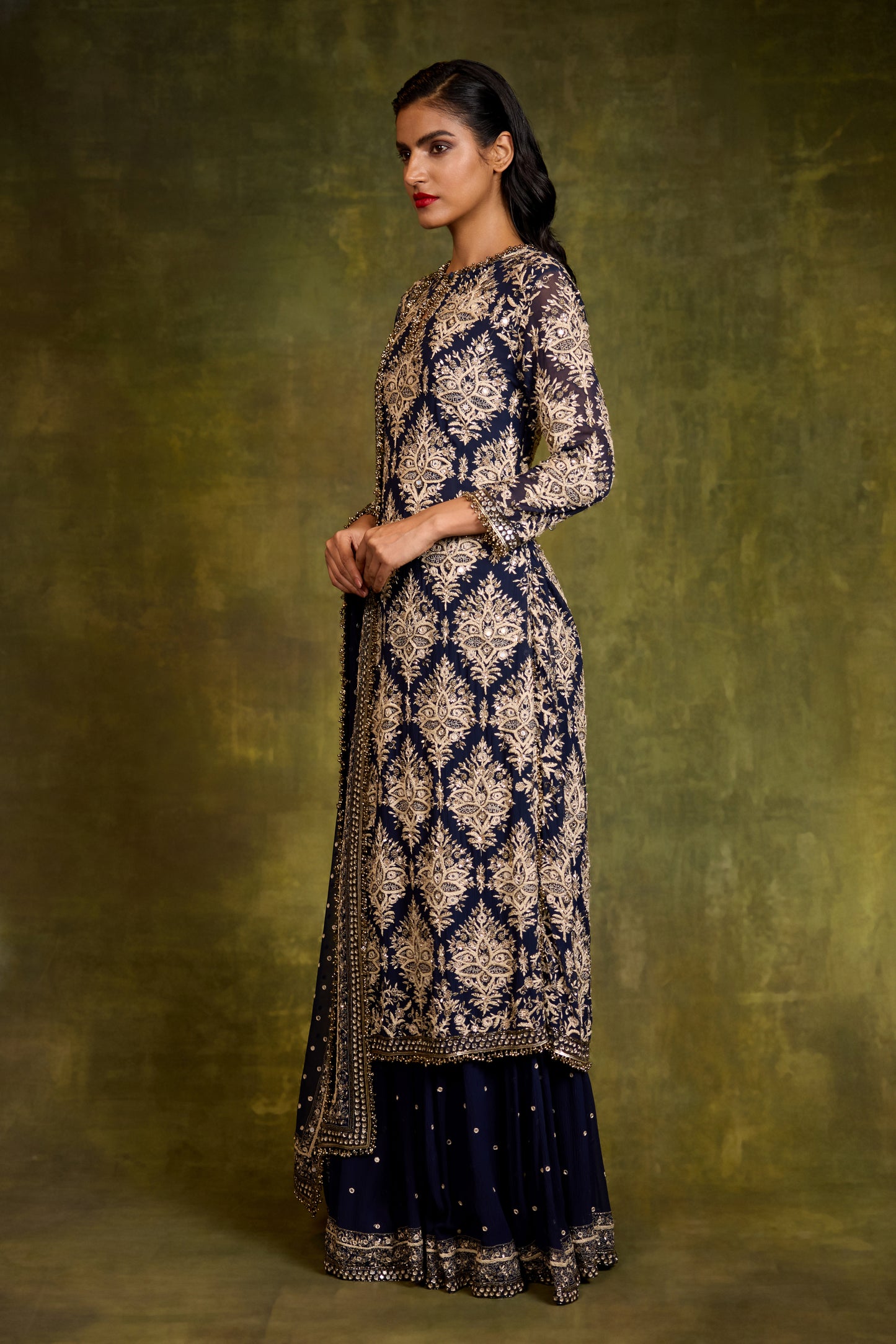 Kurta Set in Thread & Mirror Embroidery