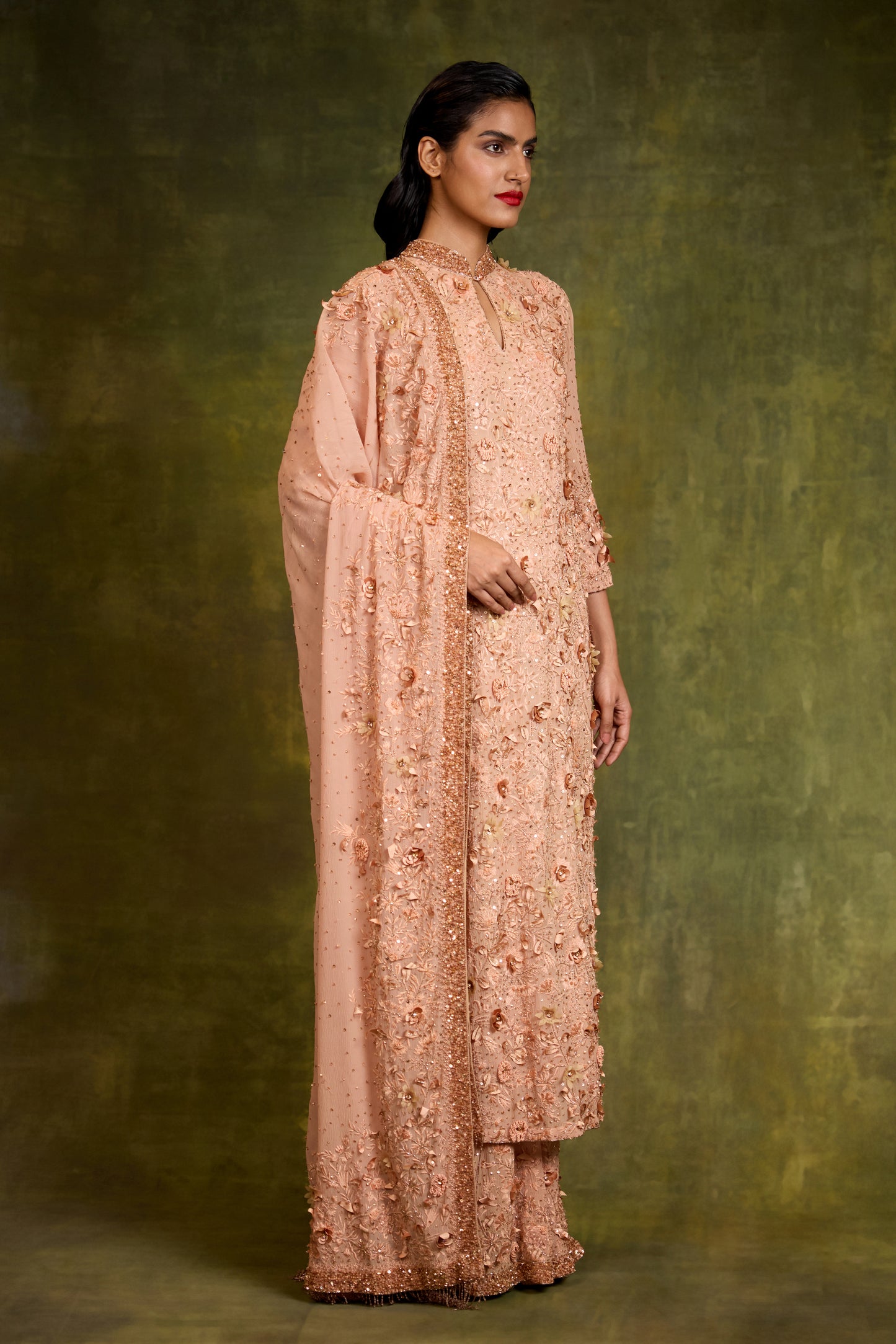 Kurta Set in 3D Floral Embroidery