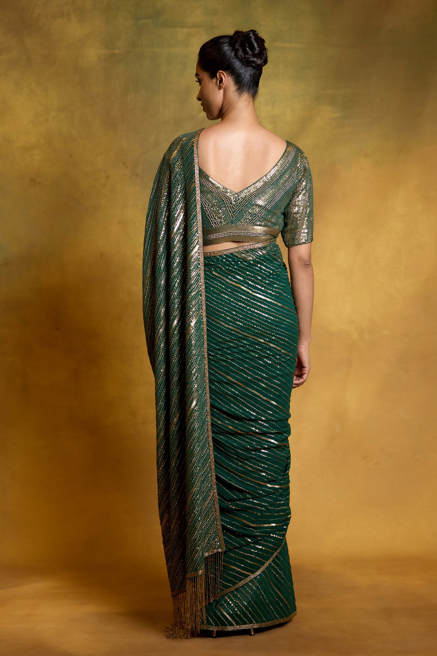 Sari Set in Diagonal Dots in Sequin Embroidery