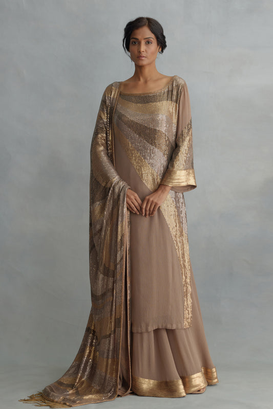 Kurta Set in Wave Design in Sequin Embroidery