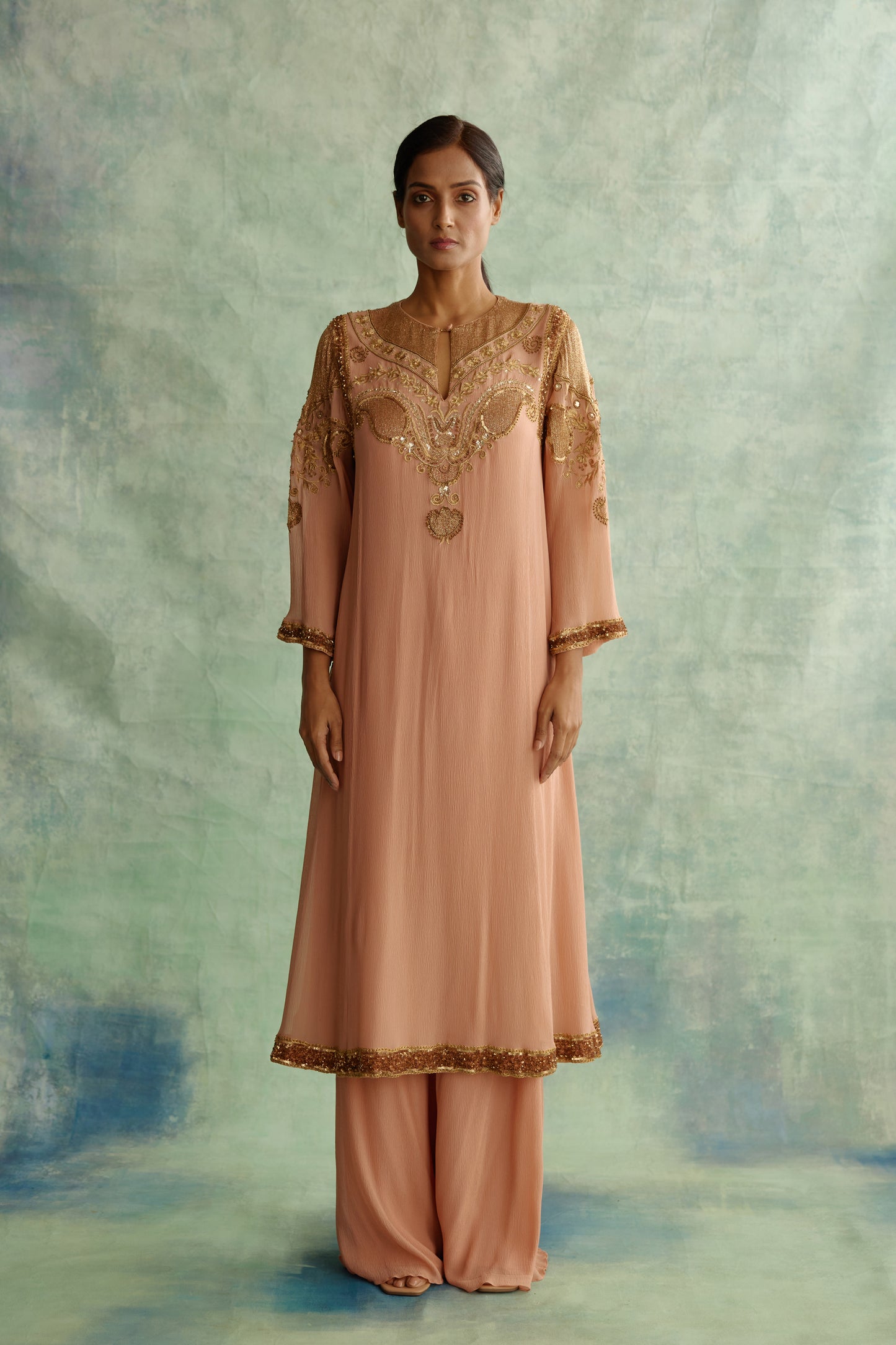 Kurta Set in Zari Thread embroidery