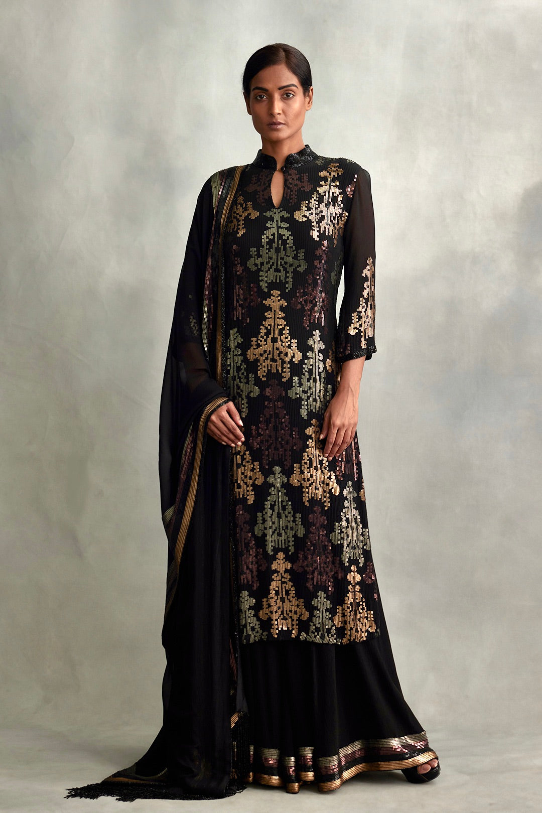 Kurta Set in Lustrous Sequins embroidery