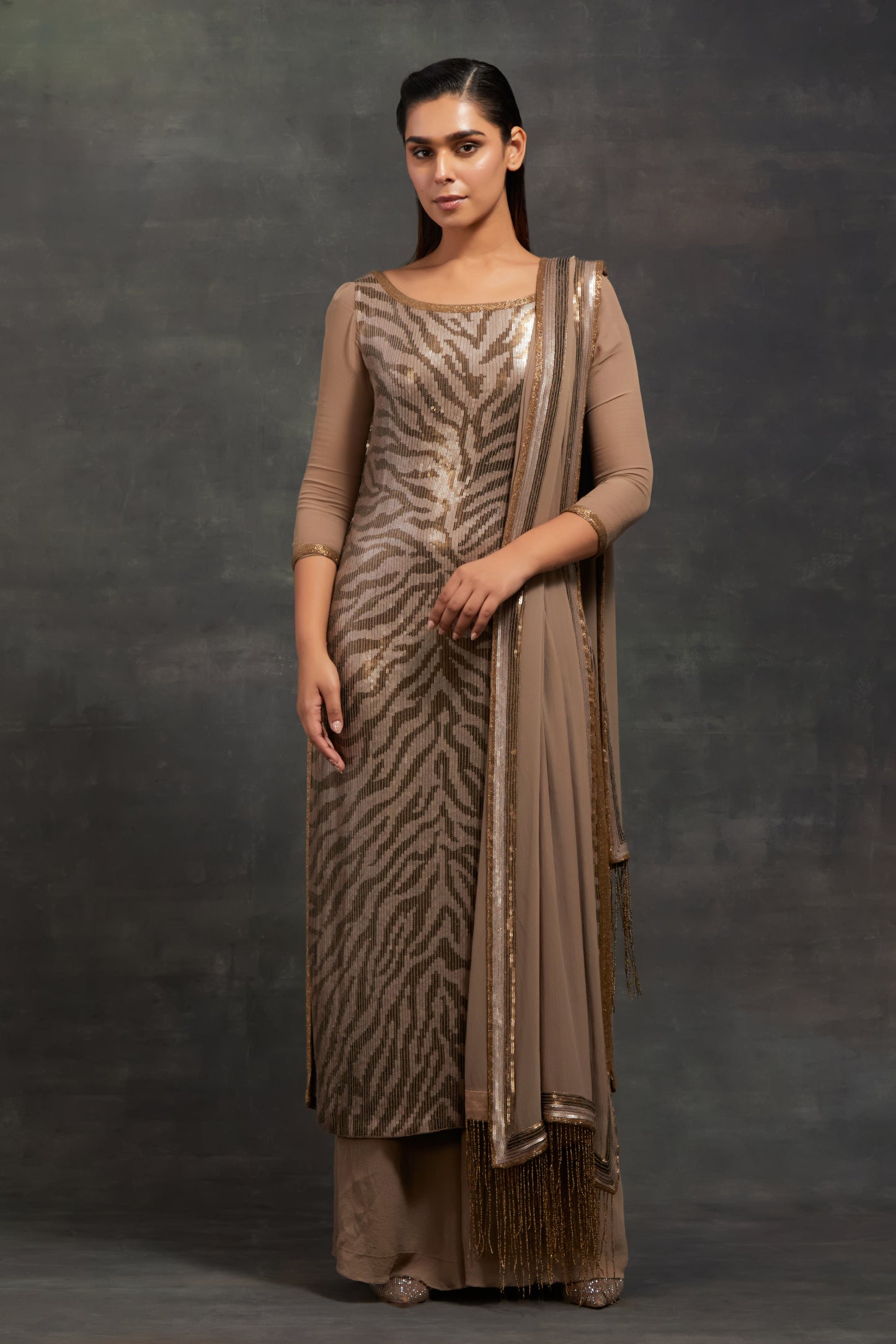 Kurta Set In Zebra Pattern Sequin Embroidery