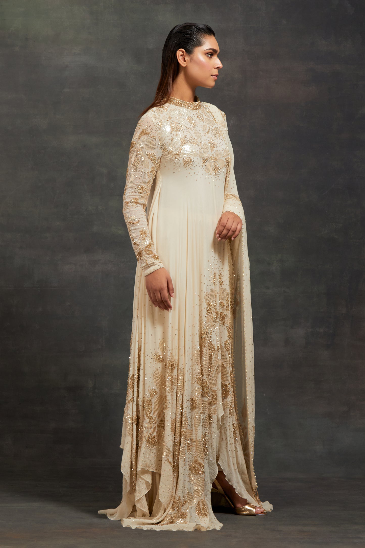 Asymmetric Kurta Set In Floral Sprinkle Sequin Embroidery