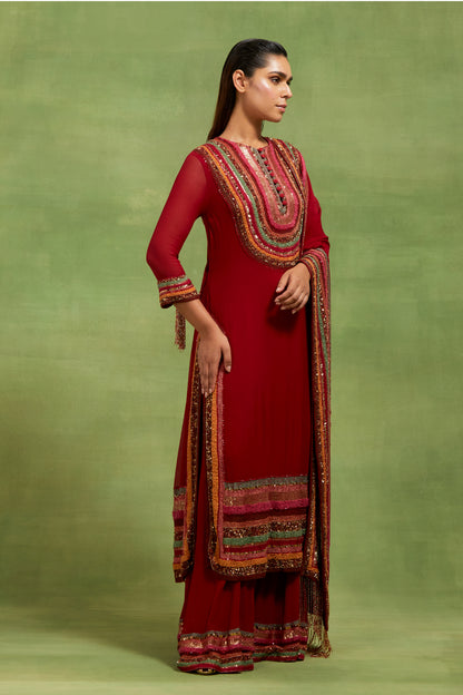 Kurta Set in Thread and Sequin Dhari Embroidery