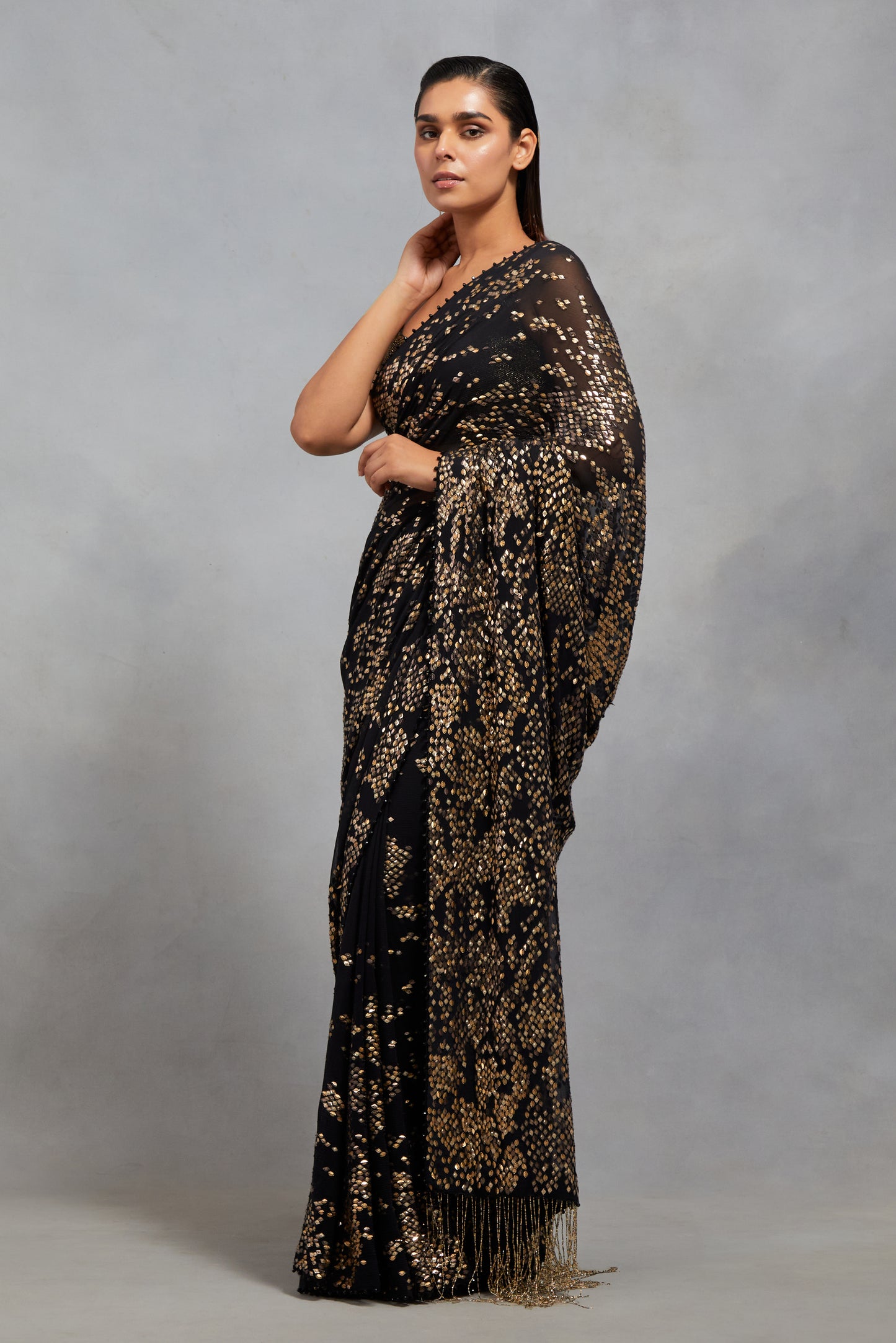 Sari Set in Snake Pattern Sequin Embellishment
