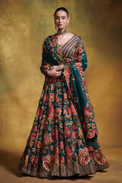 Lehenga Blouse Dupatta in Big Flower motifs thread embroidery