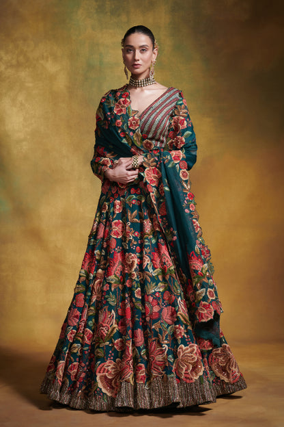 Lehenga Blouse Dupatta in Big Flower motifs thread embroidery
