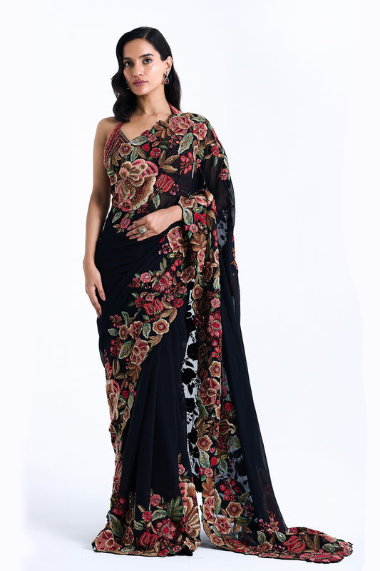 Sari Set in timeless Floral Motifs