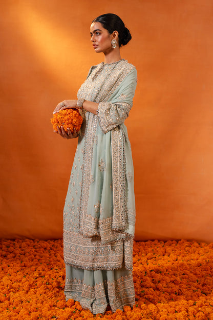Kurta Set in Mirror and Thread Embroidery