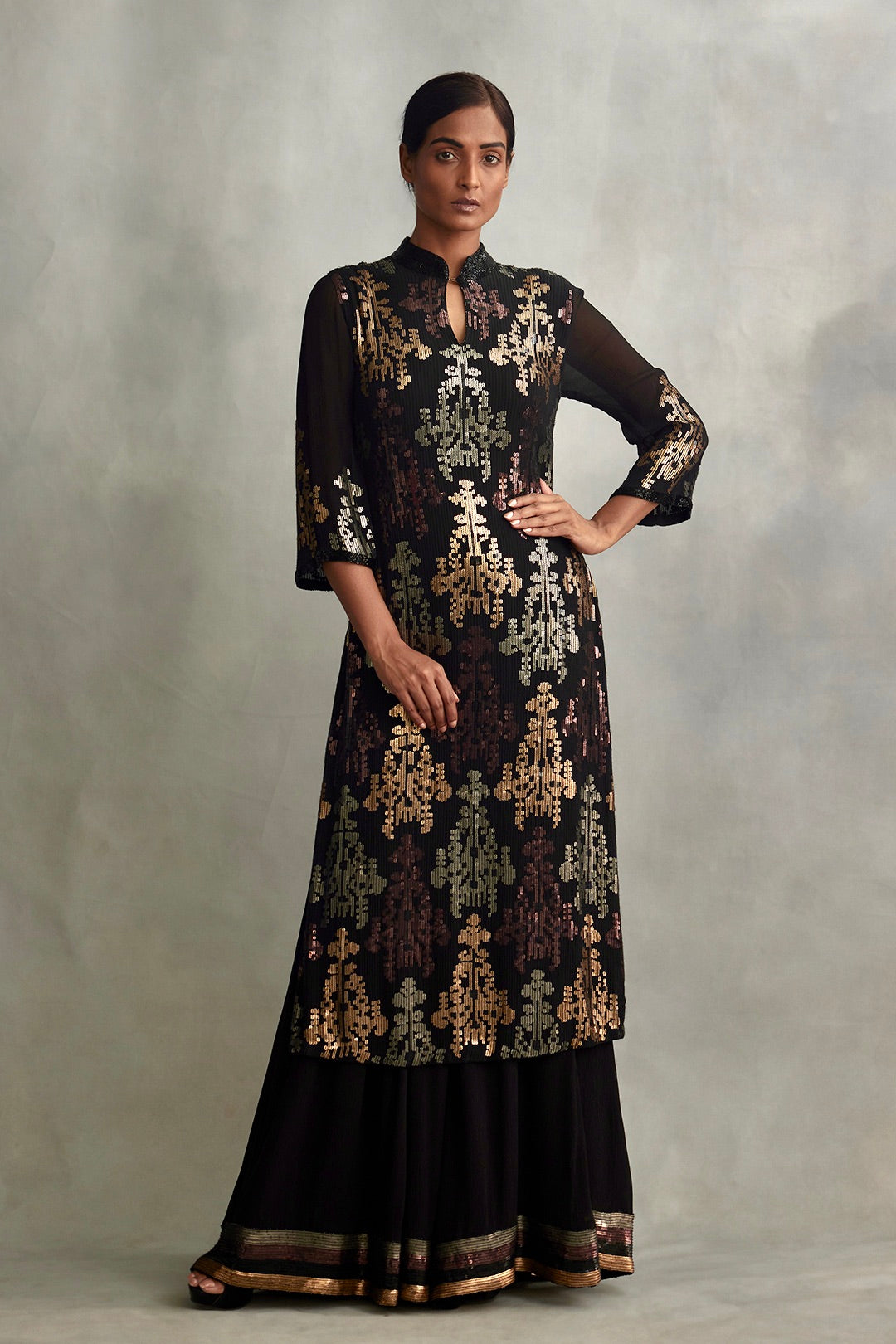 Kurta Set in Lustrous Sequins embroidery