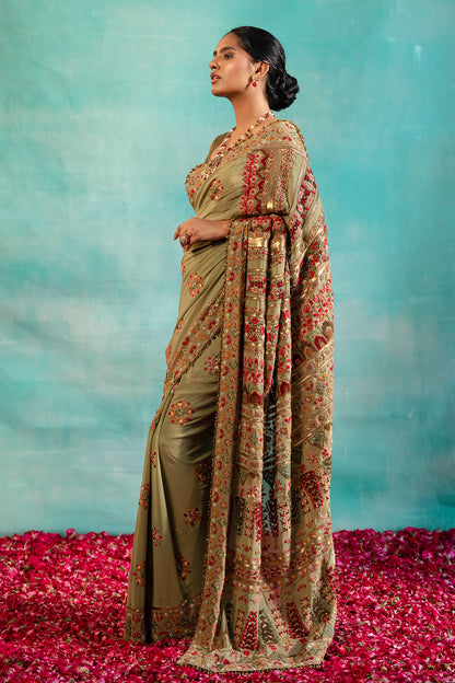 Sari Set in Tribal Thread Embroidery