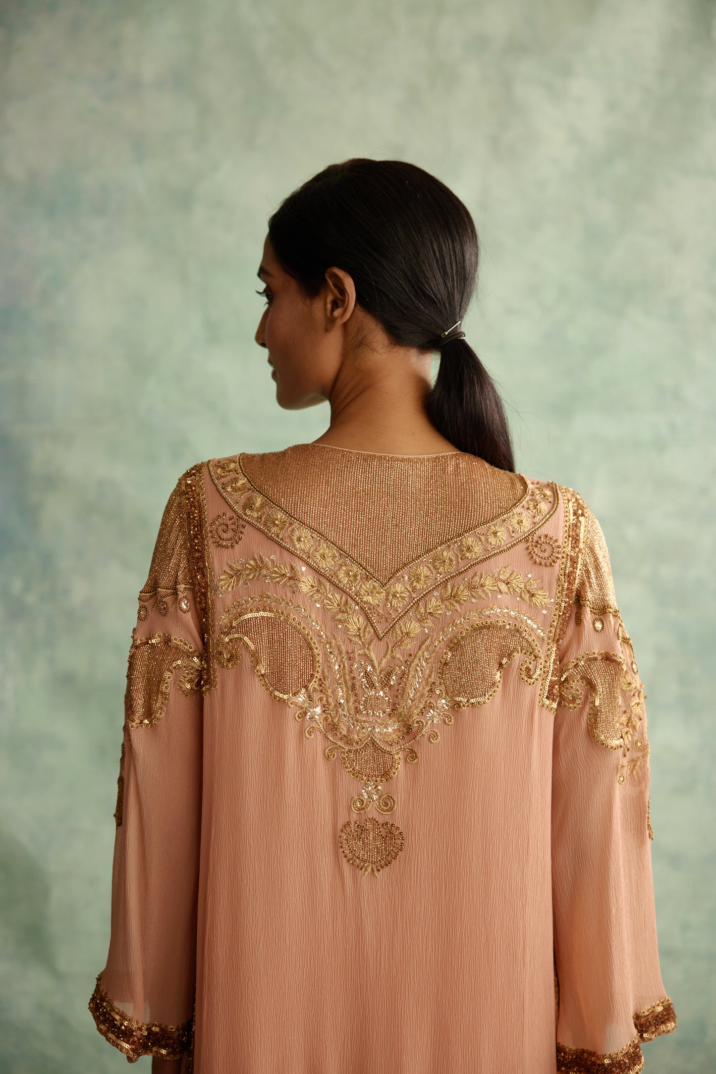 Kurta Set in Zari Thread embroidery