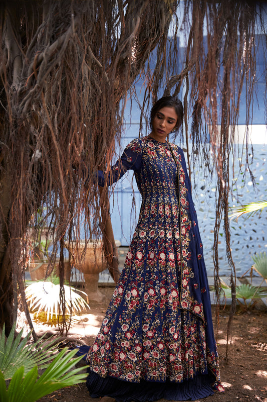 Anarkali Kurta Set in Floral Thread Embroidery