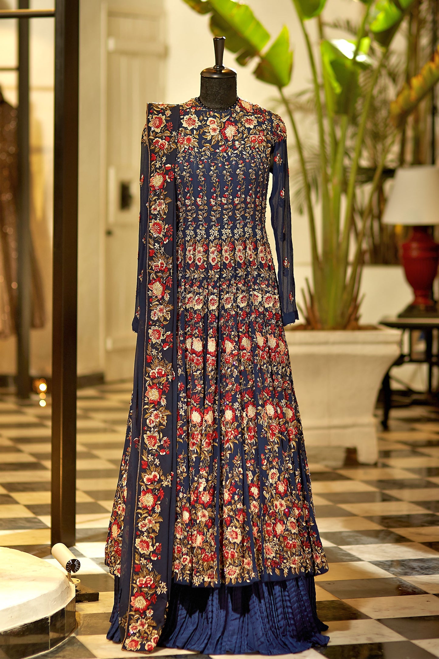 Anarkali Kurta Set in Floral Thread Embroidery