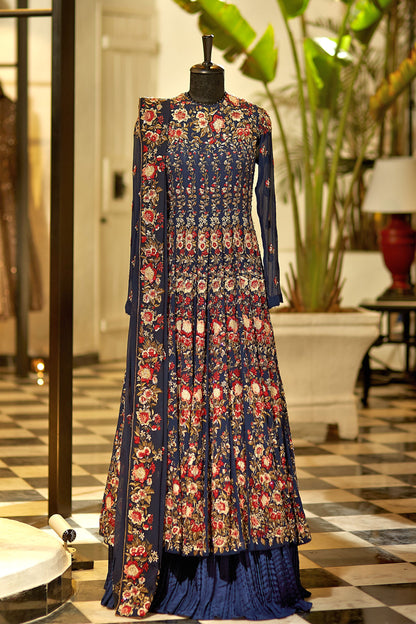 Anarkali Kurta Set in Floral Thread Embroidery