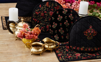 Tea Cozy in Black