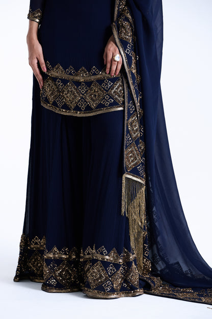 Sharara Set in a Geometric Sequin Pattern