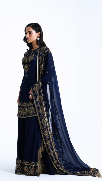 Sharara Set in a Geometric Sequin Pattern