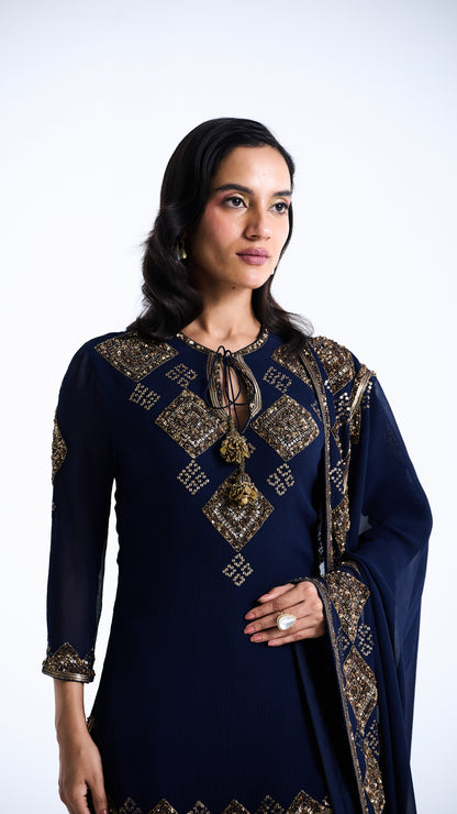 Sharara Set in a Geometric Sequin Pattern