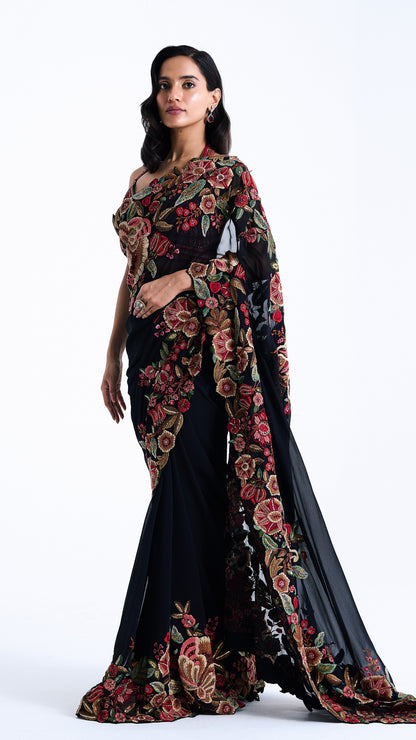 Sari Set in timeless Floral Motifs