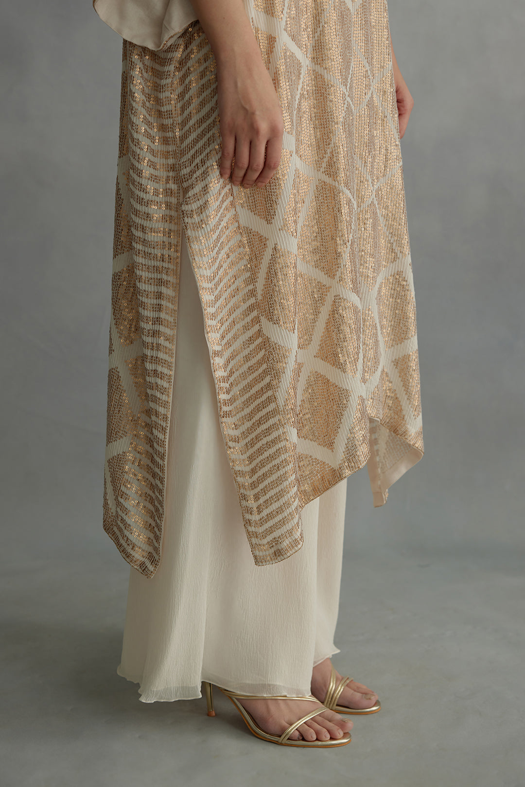 Kaftan Set in Small Sequin Embroidery
