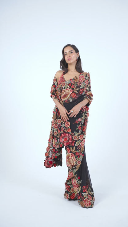 Sari Set in timeless Floral Motifs