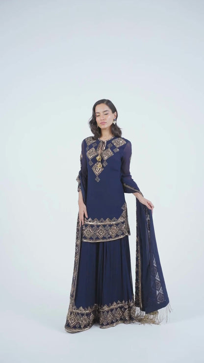 Sharara Set in a Geometric Sequin Pattern